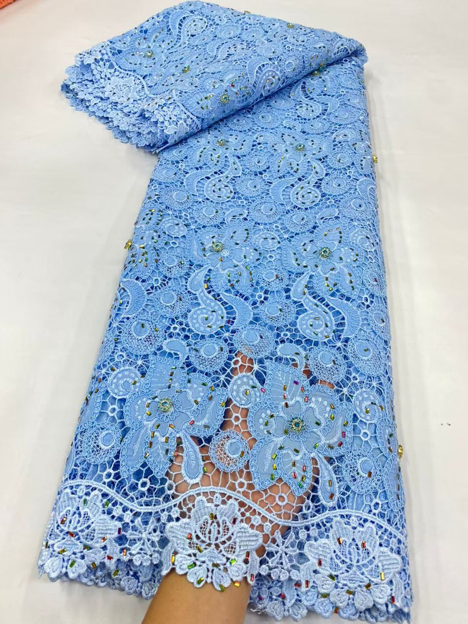 Ultimo tessuto di pizzo guipur - Crystal Mesh Fabric recensione e prezzo